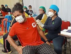 PT. Peak Solution International Gandeng Polda Bali Gelar Vaksinasi Massal