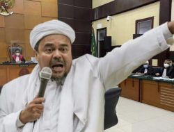 Baru Injak Rutan, Edy Mulyadi Dapat Bingkisan dari Habib Rizeq Shihab