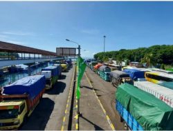 Jelang MotoGp Mandalika, Pelabuhan Penyeberangan di Padang Bai Padat