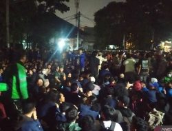 Demo Mahasiswa di Bandung Berlangsung Hingga Malam