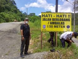 Jelang Arus Mudik, Dishub Bersama Polres Tapsel Pasang Rambu Titik Rawan Longsor