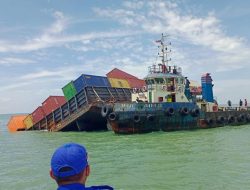Bakamla Bantu Evakuasi Kapal Kontainer yang Nyaris Tenggelam di Selat Malaka