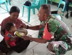 Cegah Stunting, Ini Yang Dilakukan Babinsa Koramil 1603-03/Paga Saat Menghadiri Kegiatan PMT