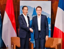 Disela KTT G7, Jokowi Bahas Situasi Ukraina dengan Presiden Prancis Emmanuel Macron