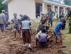 Manfaatkan Waktu Libur Sekolah, Ini Yang Dilakukan TNI bersama Guru dan Murid Sekolah di Perbatasan
