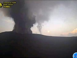 Waspada, Status Level III: Anak Gunung Krakatau Semburkan Abu hingga Ketinggian 500 Meter