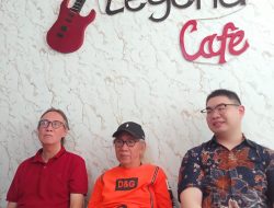 Uniknya ‘The Legend Cafe’ Bisa Ikut Bernyanyi dengan Penyanyi Legendaris
