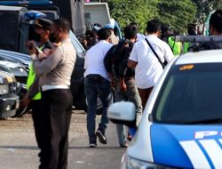 Halangi Penangkapan, Puluhan Simpatisan Tersangka Pencabulan di Ponpes Diamankan Polisi