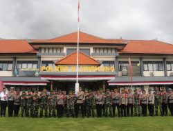 Dandim Klungkung Pimpin Anggotanya Serbu Mapolres Klungkung