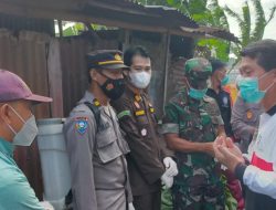 Cegah Penyebaran PMK, Kasdim Dampingi Bupati Klungkung Sosialisasikan Penyemprotan Disenfektan Ternak