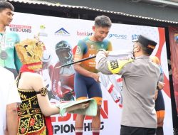 Polresta Banyuwangi All Out Lakukan Pengamanan Kejurnas Balap Sepeda INC 2022