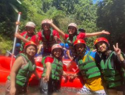 Rafting Peak Solutions Group Meriahkan HUT Ke-77 Kemerdekaan RI