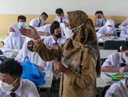 Diprotes PGRI, Begini Kata Kemendikbudristek Soal Penghapusan Tunjangan Profesi Guru di RUU Sisdiknas