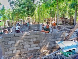 Diakhir Penugasan, Satgas Yonif 743/PSY Kembali Rehab Rumah Tidak Layak Huni di Tapal Batas