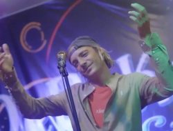 Bule Asal Italia Antonino Salerno Rilis Lagu Minang