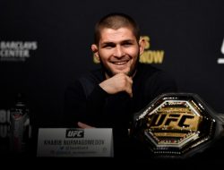 Melaksanakan Umrah, Khabib Tulis Kesan Mendalam Saat di Hadapan Ka’bah