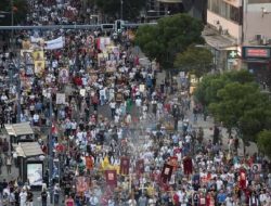 Meski Ditolak, Uni Eropa Terus Memaksa Serbia Jadi Tuan Rumah Parade LGBT Internasional