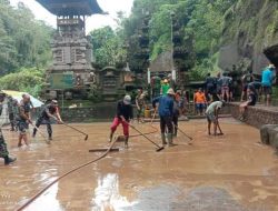 Obyek Wisata Religi Tirta Sudamala Dipenuhi Lumpur, Kodim Bangli Terjun Lakukan Normalisasi
