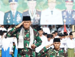 Pimpin Upacara hari Santri Nasional di Bima, Pangdam :  TNI Tidak Terpisahkan dari Santri