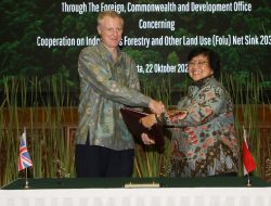 RI – Inggris Tandatangani Kerja Sama untuk Capai Target Indonesia’s FOLU Net Sink 2030
