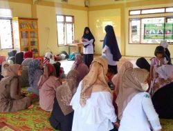 Dosen dan Mahasiswa Poltekkes Aceh Berkolaborasi Laksanakan Pengabdian Masyarakat di Syamtalira Aron
