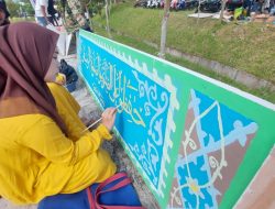 Ratusan Santri di Kabupaten Bandung Barat Pecahkan Rekor MURI dengan Karya Lukisan Kaligrafi 790 Meter