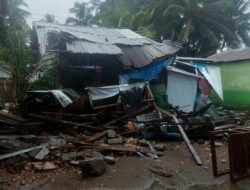 Gelombang Pasang Air Laut Hantam Pesisir Mamuju, 13 Rumah Rusak Berat