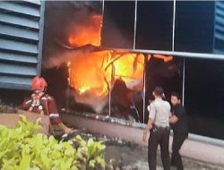 Gedung Kemenkumham Jaksel Terbakar, 20 Unit Damkar Dikerahkan