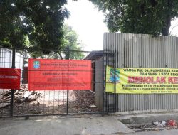 Jadi Tempat Pembuangan Limbah, Lahan Kosong di Bekasi Selatan Disegel Pemerintah
