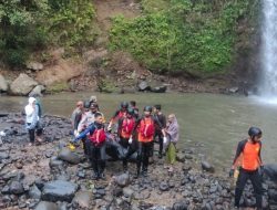 Tim SAR Gabungan Evakuasi Jenazah Pelajar Korban Tenggelam di Wisata Air Terjun Sengenter