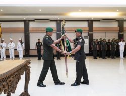 Pangdam IX/Udayana Serahkan Tugas dan Tanggung Jawab Jabatan Danrem 161/WS