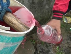 Aneh, Air Sumur di Tuban Semula Jernih Kini Berubah Jadi Merah