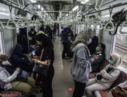 Penumpang KRL Tetap Wajib Pakai Masker Meski PPKM Sudah Dicabut