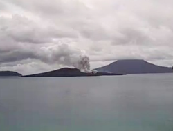 Gunung Anak Krakatau Siaga Level III, Warga Dilarang Mendekat