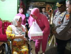 Gelar Bakti Kesehatan, Kapolres Tulang Bawang Bagikan Kursi Roda Gratis di Kecamatan Menggala