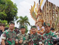 Puncak Pelebon Putra Bungsu Pahlawan I Gusti Ngurah Rai, Kasrem 163/WSA Beri Penghormatan Terakhir