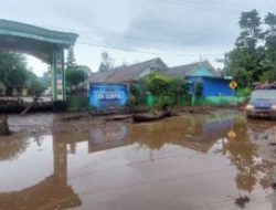 SD di Bondowoso Terendam Lumpur Hampir 1 Meter Usai Diterjang Banjir Bandang