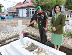 Peringati HUT ke 62, Korem 161/WS Gelar Ziarah Rombongan di TMP Dharma Loka