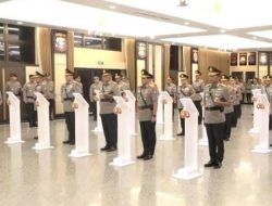 Dilantik Kapolri, Fadil Imran Resmi Jabat Kabaharkam dan Irjen Karyoto Jadi Kapolda Metro