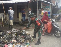 Sampah Sebabkan Berbagai Masalah, Babinsa Ampenan Gandeng Warga Bersihkan Saluran Air