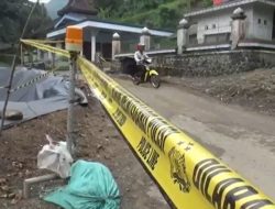 Lalu lintas di Jalan Raya Pacitan-Ponorogo Diberlakukan Buka Tutup Akibat Ambles Sepanjang 15 Meter