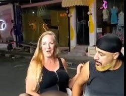 Diciduk Petugas Imigrasi, Begini Pengakuan Bule Denmark yang Pamer Alat Kelamin di Bali