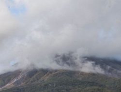 Guguran Lava Gunung Karangetang Meluncur ke Sejumlah Kali, Warga Diimbau Jauhi Zona Bahaya