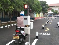 Ditantang Lewati Jalur Zigzag Saat Ujian Praktik SIM,  Enam Kapolsek di Sragen Gagal