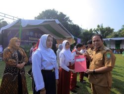 PJ Wali Kota Tangerang Serahkan Surat Kelulusan 1400 Peserta Didik SD dan SMP