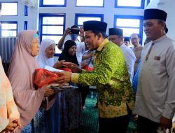 Pj. Wali Kota Tangerang Salurkan 200 paket Santunan Yatim