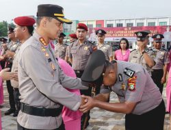 Pimpin Upacara Kenaikan Pangkat 51 Personel, Kapolres Metro Tangerang Ingatkan ‘Jaga Citra Polri
