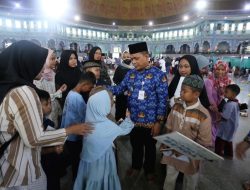 Tutup Festival Al-A’zhom, Pemkot Menyantuni 1446 Anak Yatim