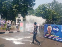 Penetapan Dirut PT TNG Dinilai Cacat Hukum, Lembaga Swadaya Masyarakat Gerakan Pemuda Peduli Bangsa gelar Aksi Lempar Telur