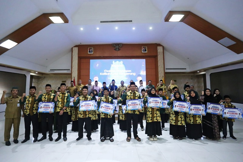 Pemerintah Kota (Pemkot) Tangerang, menyerahkan penghargaan kepada 61 peserta terbaik yang berhasil mengantarkan Kafilah Kota Tangerang meraih gelar Runner Up dalam ajang MTQ XXI Tingkat Provinsi Banten Tahun 2024.